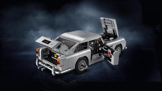 Aston Martin DB5 van Lego is hier