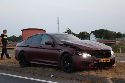 aanrijding snelweg BMW m5 first edition crash nederland