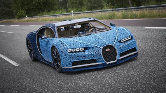 Levensgrote Lego Bugatti Chiron