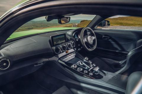 Mercedes-AMG GT R interieur