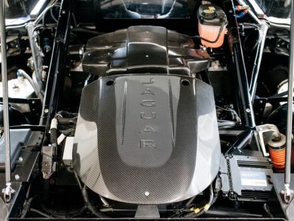 Jaguar C-X75 stuntauto James Bond motor V8