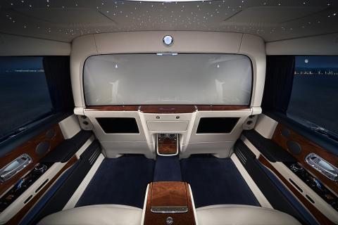 Rolls-Royce Phantom 8 EWB Privacy Suite