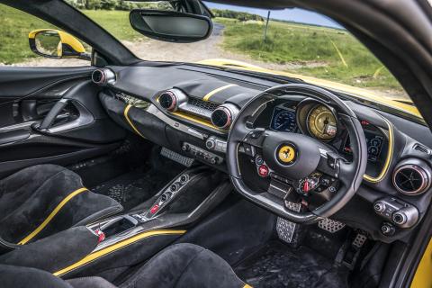 Ferrari 812 Superfast interieur