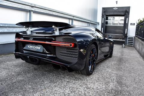 Bugatti Chiron in Blue Royal Carbon