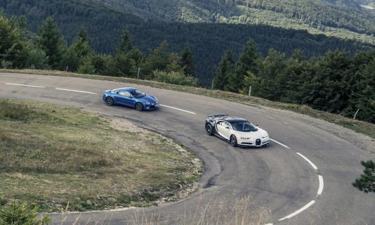 Bugatti Chiron vs Alpine A110