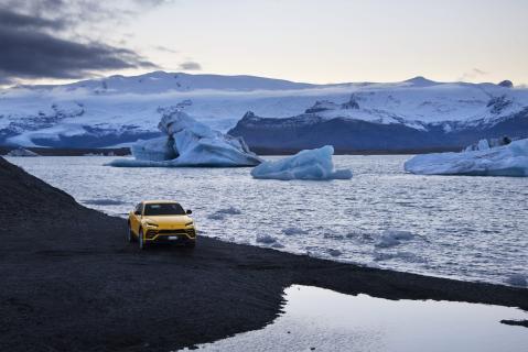 Lamborghini Urus IJsland Avventura ijs gletsjer