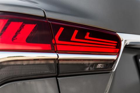 Lexus LS 500 AWD President Line achterlicht