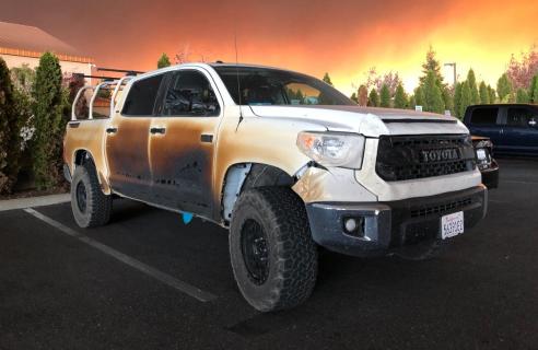 Toyota Tundra overwint bosbrand
