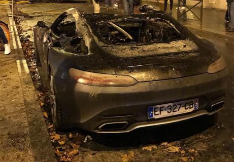 Rellen in Parijs Mercedes-AMG GT fikt af