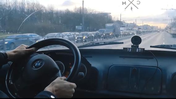 Russische ZIL-truck krijgt BMW X5M-motor