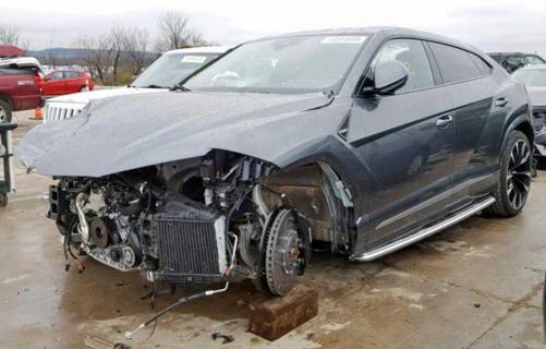 Lamborghini Urus Crasht