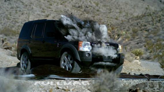 Land Rover Discovery vs tankgranaat