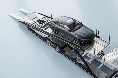 Mercedes-AMG GT 63 S 4-Door op trailer