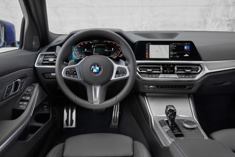 BMW 330i interieur dashboard