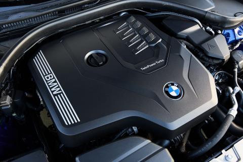 BMW 330i zes-in-lijn motor