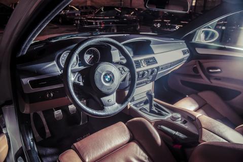 BMW M5 E60 Handbak interieur