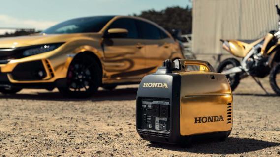 Gouden Honda Civic Type R en aggregaat