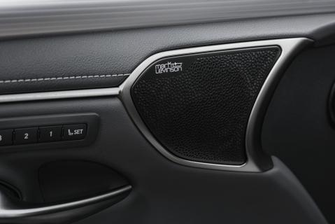 Lexus ES 300h F Sport Premium Speaker