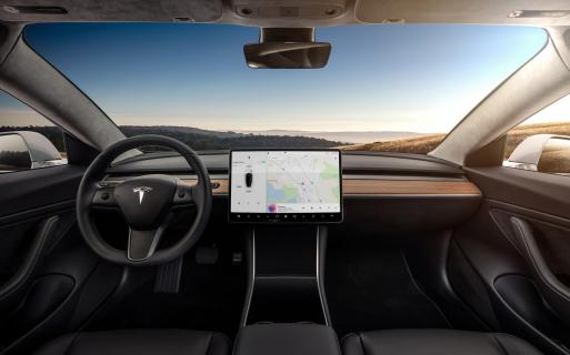 Tesla Model 3 Performance interieur dashboard