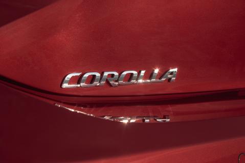 Toyota Corolla 2.0 High Power Hybrid Executive badge