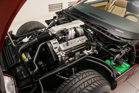 Chevrolet Corvette Pace Car Edition V8 motor