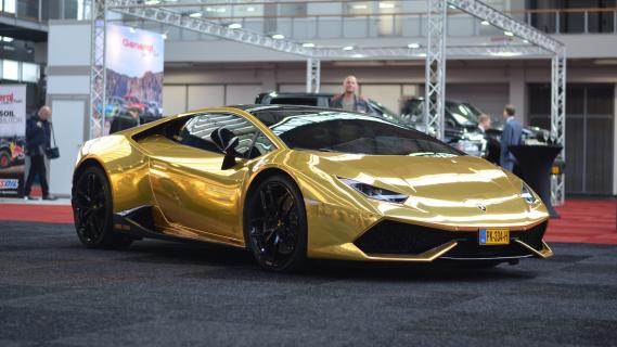 Lamborghini Huracan met gouden wrap van Joel Beukers