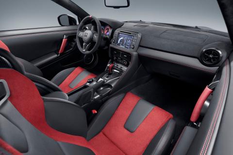 Nissan GT-R Nismo 2020 interieur dashboard