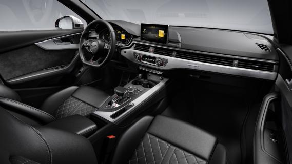 Audi S4 TDI Misano red interieur