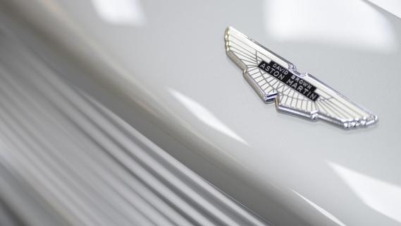 Aston Martin DB5-Goldfinger badge