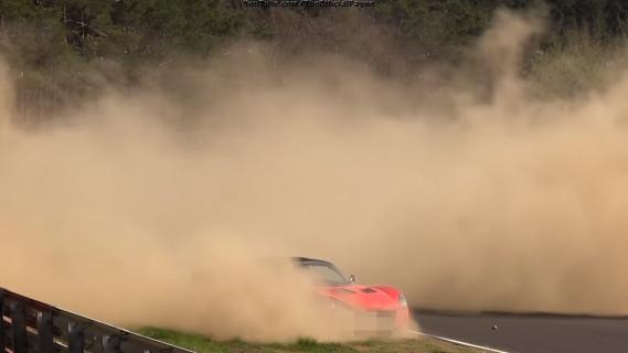 Opel Speedster crasht op de Nürburgring