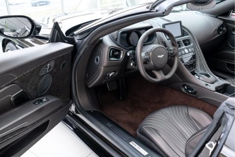 Aston Martin DB11 Volante bij Louwman Exclusive Advertorial