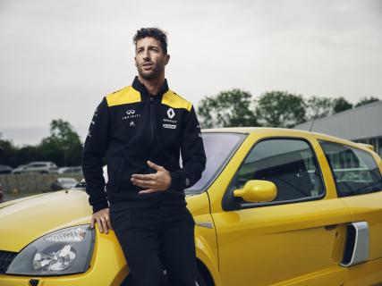 Daniel Ricciardo Renault Clio V6