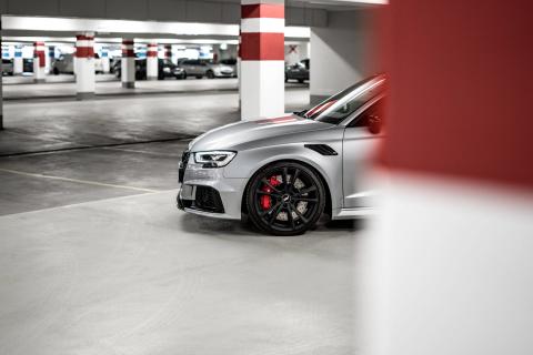 Abt Audi RS 3 parkeergarage