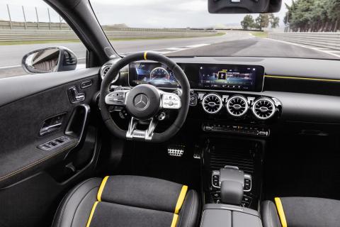 Mercedes-AMG A 45 S interieur