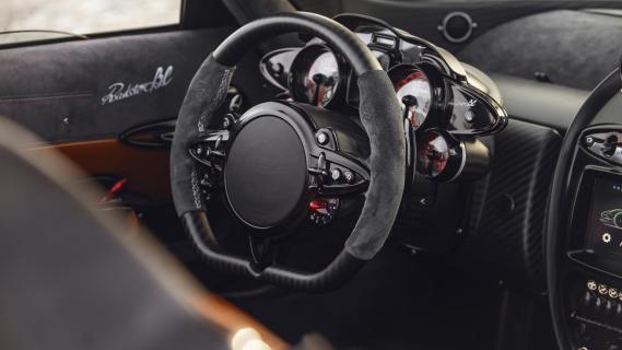Pagani Huayra Roadster BC V12 stuur interieur