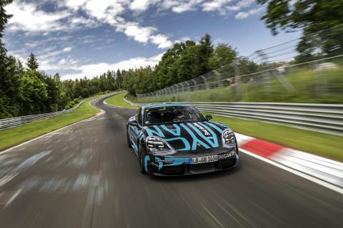 Porsche Taycan snelste vierdeurs EV Ringrecord Nürburgring Nordschleife camouflage