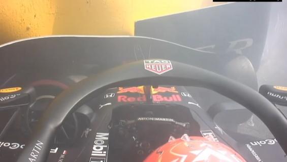 Max Verstappen crasht
