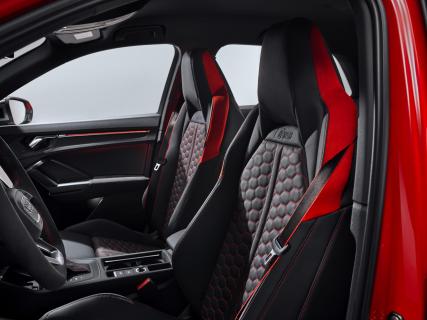 Audi RS Q3 stoelen