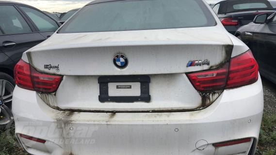 BMW M4 waterschade sloopterrein demontage