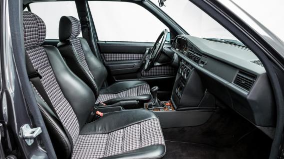 Mercedes 190 E EVO 2 interieur stoelen voor passagier