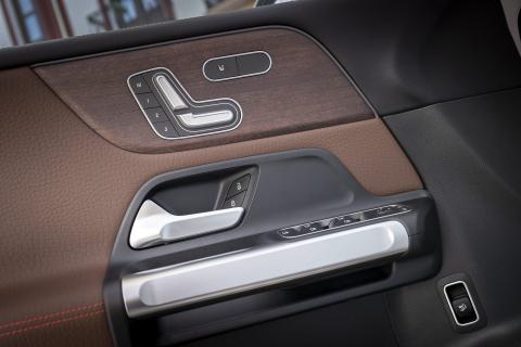 Mercedes GLB 250 4Matic - 1e rij-indruk 2019 - deurpaneel interieur elektrische stoelen