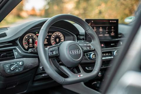 Abt Audi S4 interieur detail stuur en dashboard