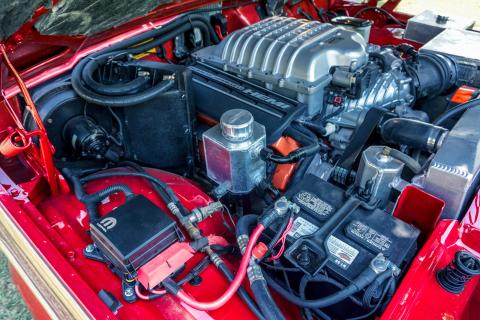 Jeep Grand Wagoneer Hellcat V8 detail motorblok