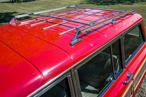 Jeep Grand Wagoneer Hellcat V8 detail rek op dak