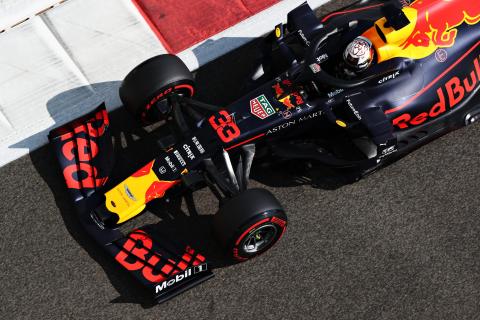 Max Verstappen recht boven voorkant GP van Abu Dhabi 2019