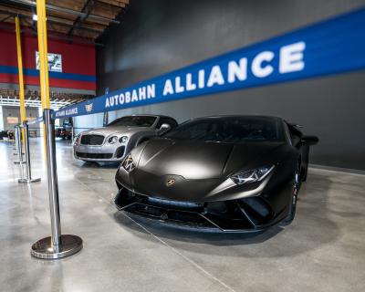 Autobahn Alliance auto-opslag Lamborghini Huracán tuning matzwart