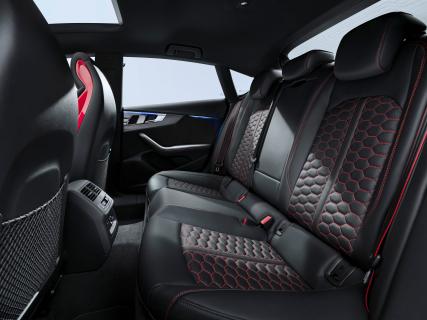 Audi RS 5 facelift interieur achterbank