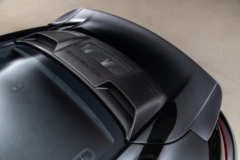 Porsche 911 GT2 RS Weissach detail spoiler
