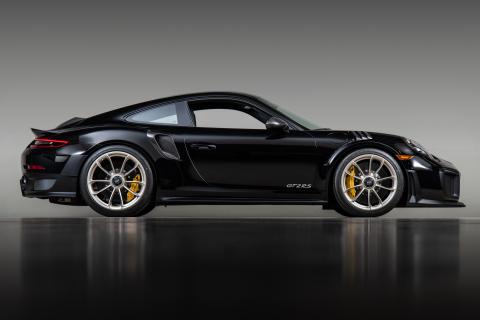 Porsche 911 GT2 RS Weissach zij