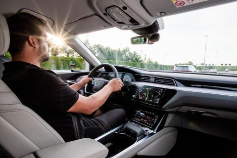 Audi e-tron op de snelweg